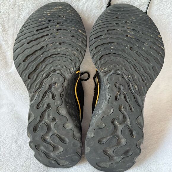 Nike Men's React Infinity Run Flyknit 3 SE Running Shoes - Picture 6 of 8